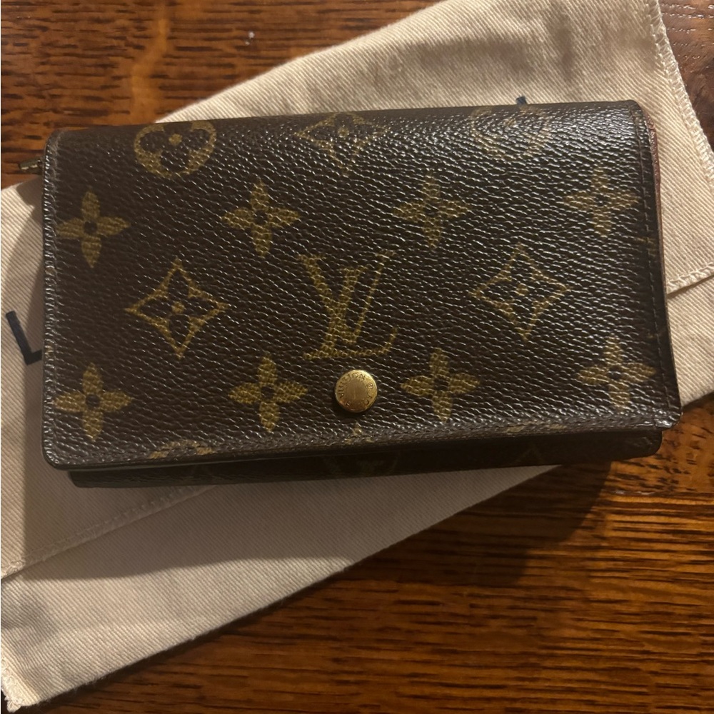 Louis Vuitton vintage Small Sarah Wallet
